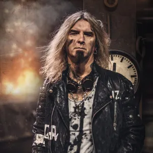 Rockovej rváč Izzy slaví: Frontman Dogy sfoukl svíčky