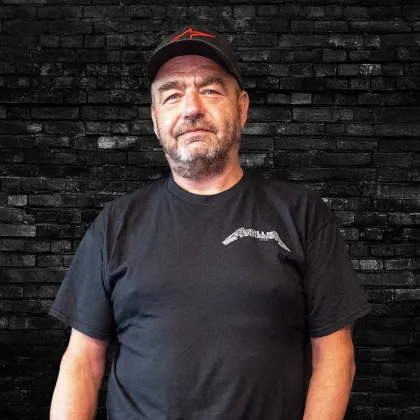 Dnes slaví Tonda Rauer: Motor Harleje a kytarový mág má 58!